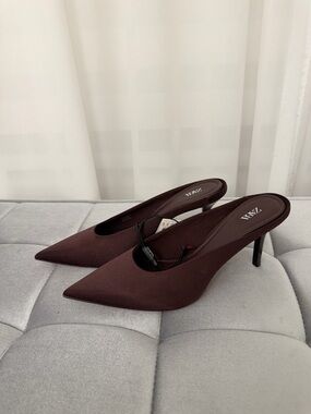 Zara | Pointed Satin Mule Heels in Burgundy